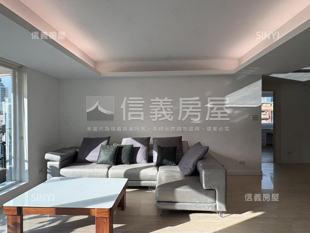 第一社區稀有頂樓戶房屋室內格局與周邊環境