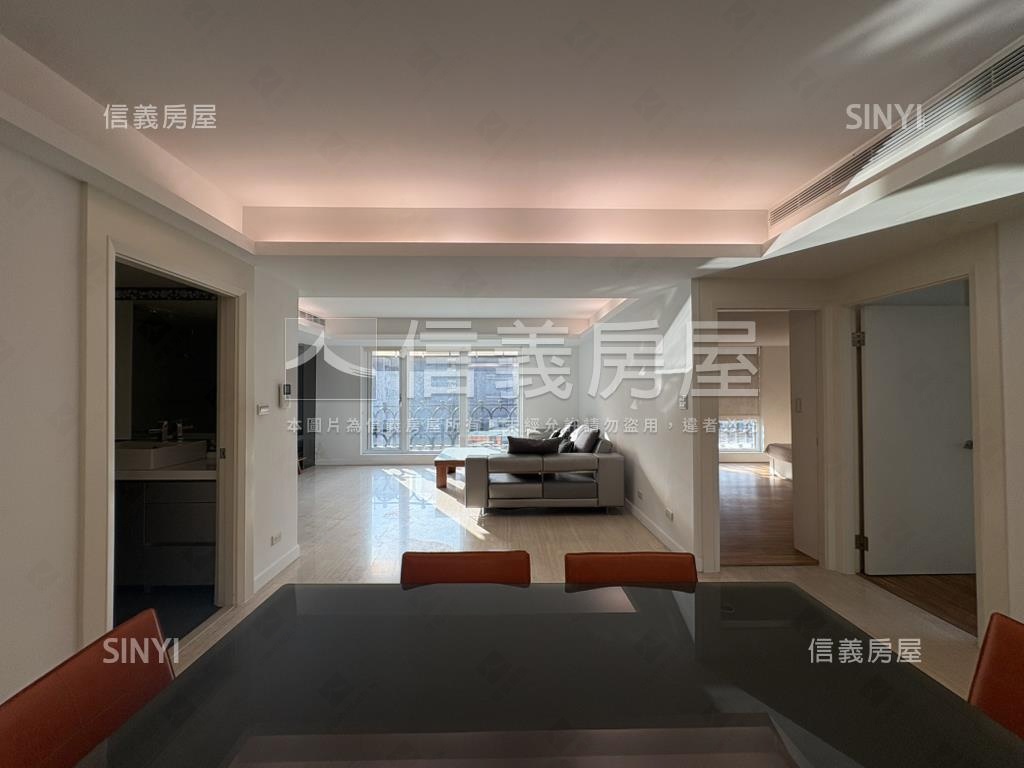 第一社區稀有頂樓戶房屋室內格局與周邊環境