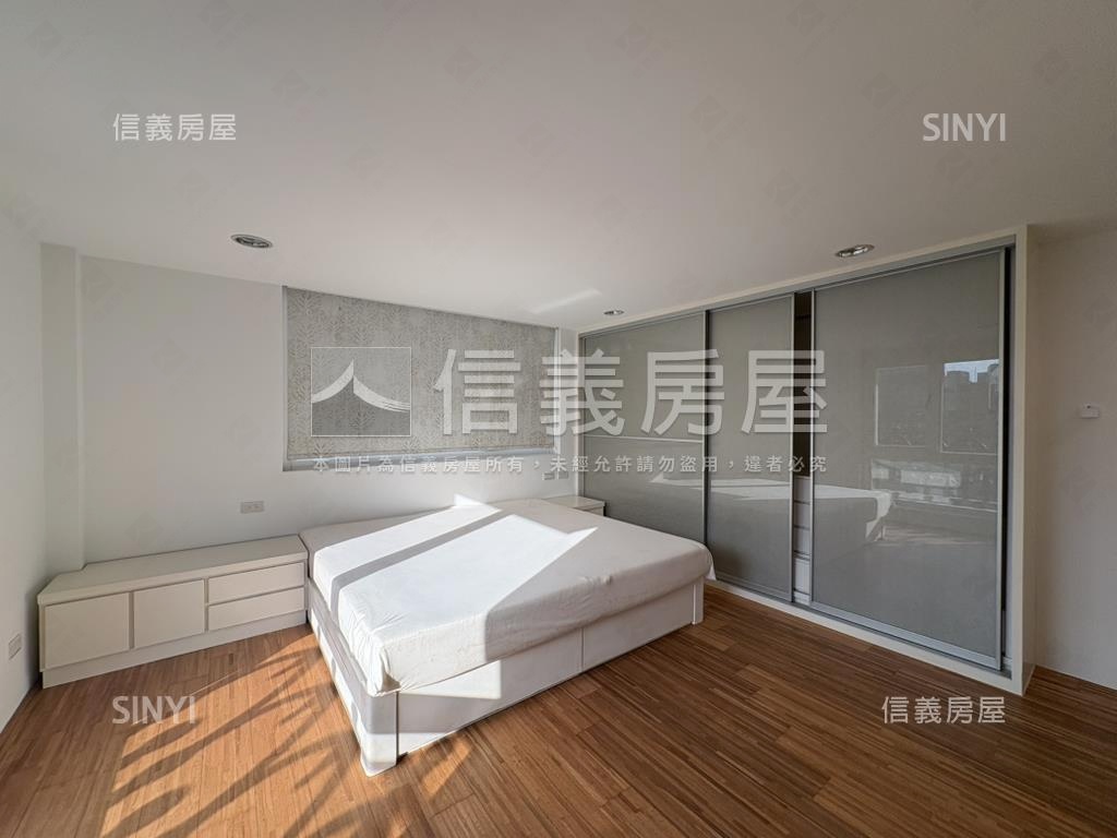 第一社區稀有頂樓戶房屋室內格局與周邊環境