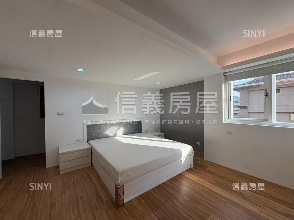 第一社區稀有頂樓戶房屋室內格局與周邊環境