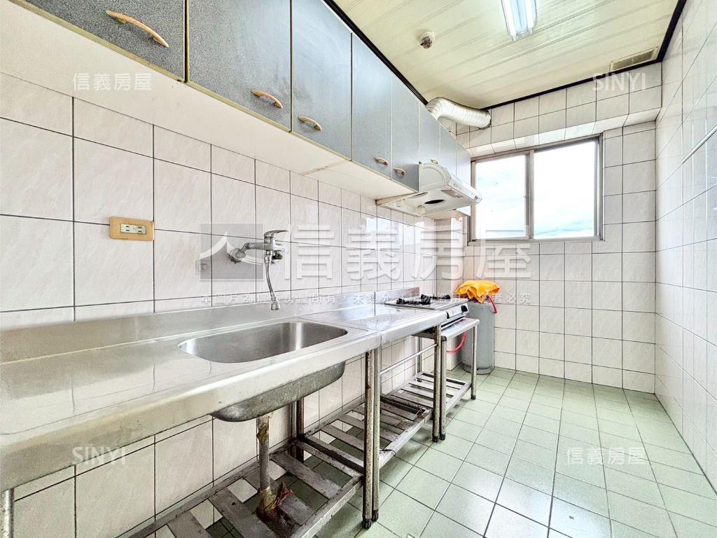 長泰街春芽華廈三房房屋室內格局與周邊環境
