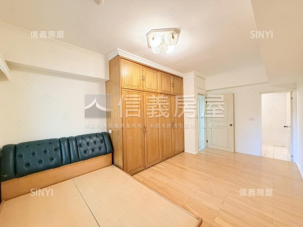 專任★陽明凱旋４房車位房屋室內格局與周邊環境