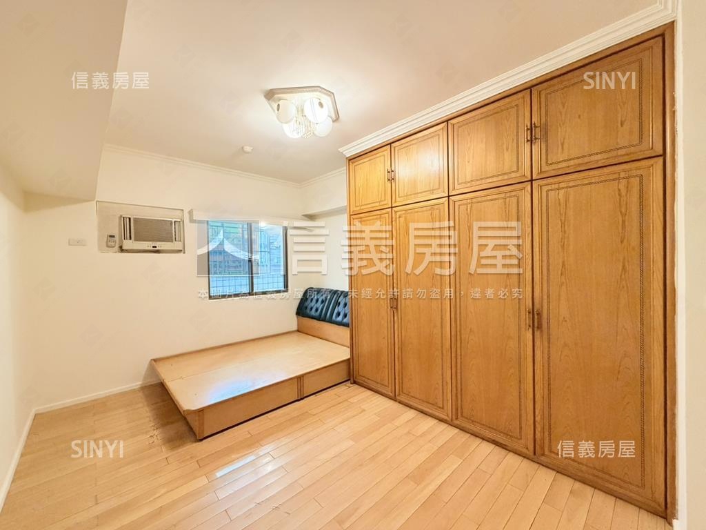 專任★陽明凱旋４房車位房屋室內格局與周邊環境