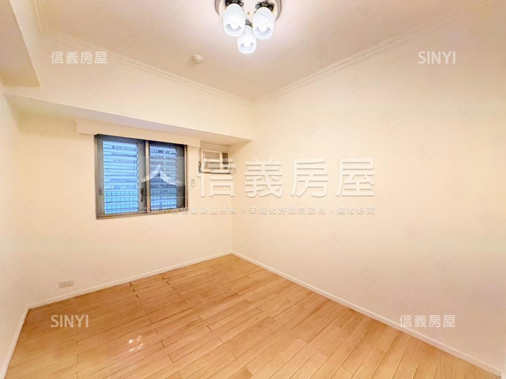 專任★陽明凱旋４房車位房屋室內格局與周邊環境