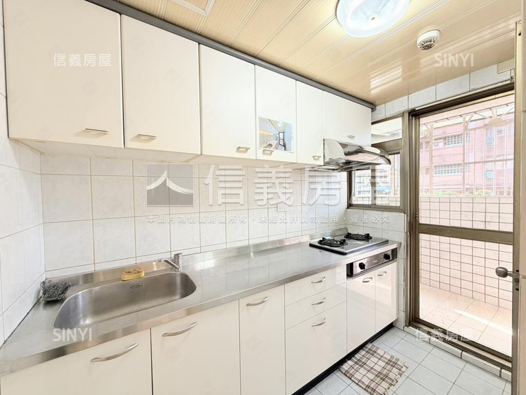 專任★陽明凱旋４房車位房屋室內格局與周邊環境