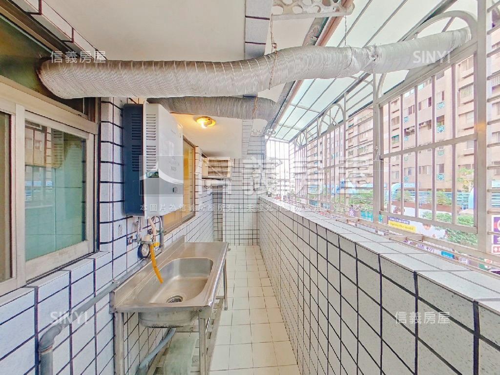 專任★陽明凱旋４房車位房屋室內格局與周邊環境