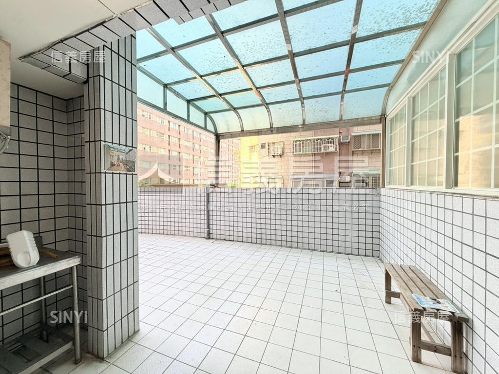 專任★陽明凱旋４房車位房屋室內格局與周邊環境