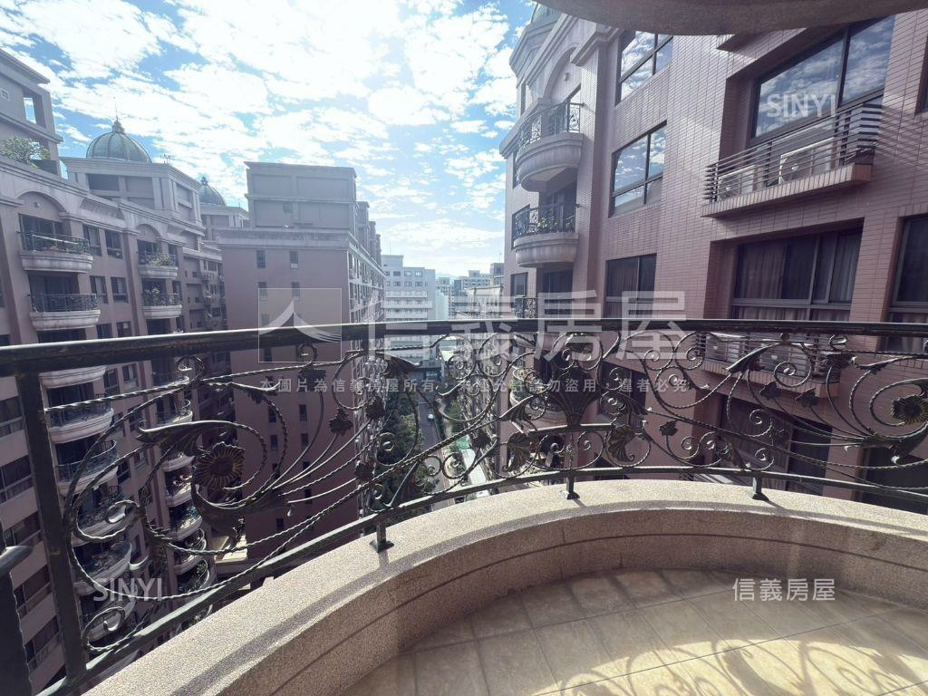 善美館四房雙車位房屋室內格局與周邊環境