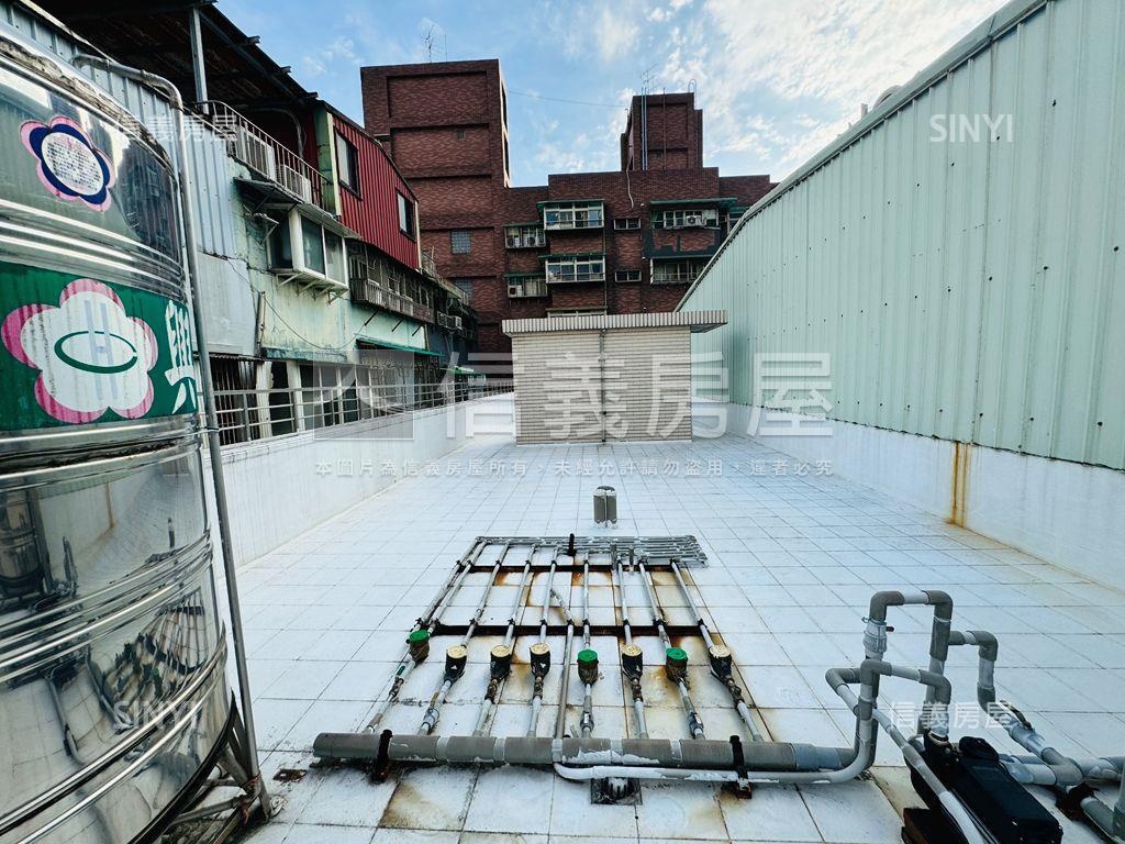 新板捷運整棟霸氣收租房屋室內格局與周邊環境