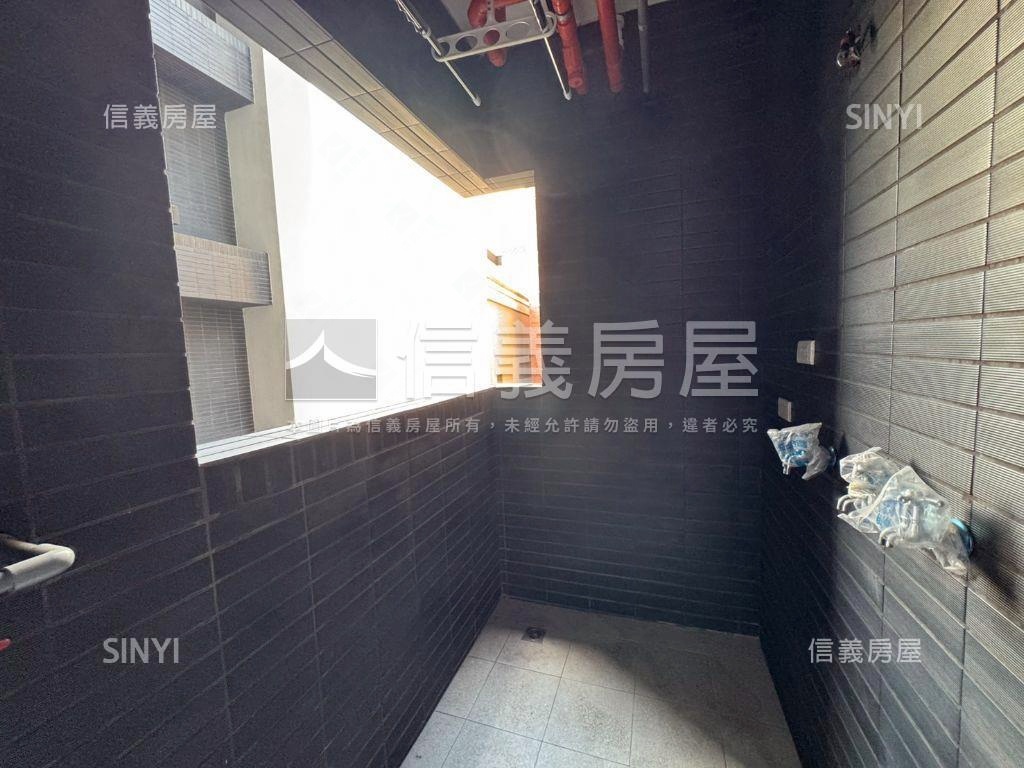 全新沐朝陽三房雙車位房屋室內格局與周邊環境