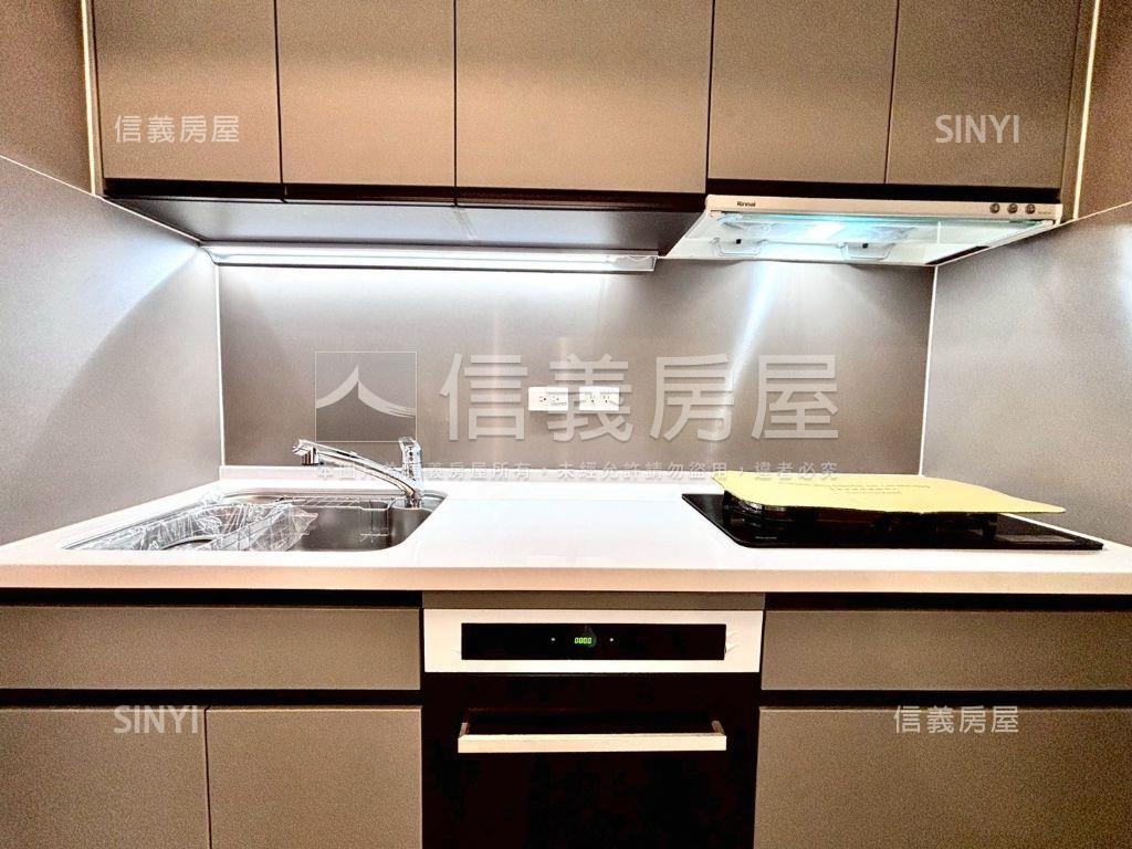 近中山醫商圈全新兩房平車房屋室內格局與周邊環境