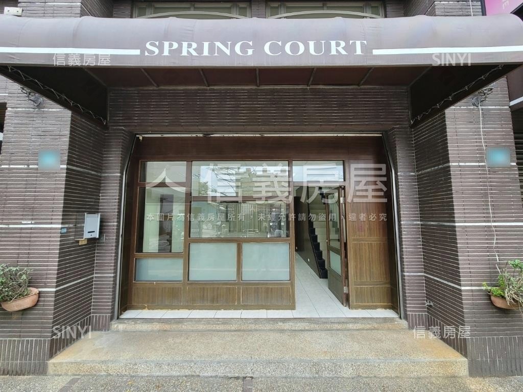 仁愛特區挑高店辦房屋室內格局與周邊環境