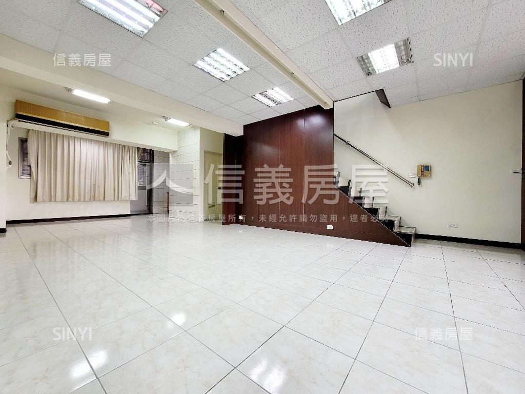 仁愛特區挑高店辦房屋室內格局與周邊環境