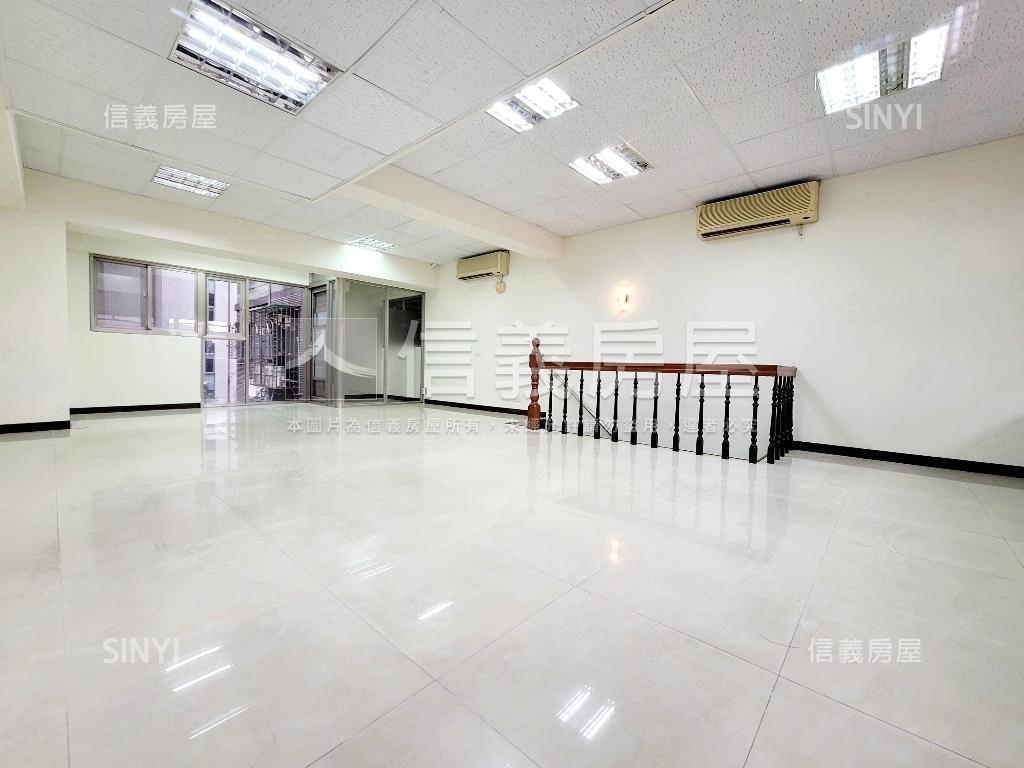 仁愛特區挑高店辦房屋室內格局與周邊環境