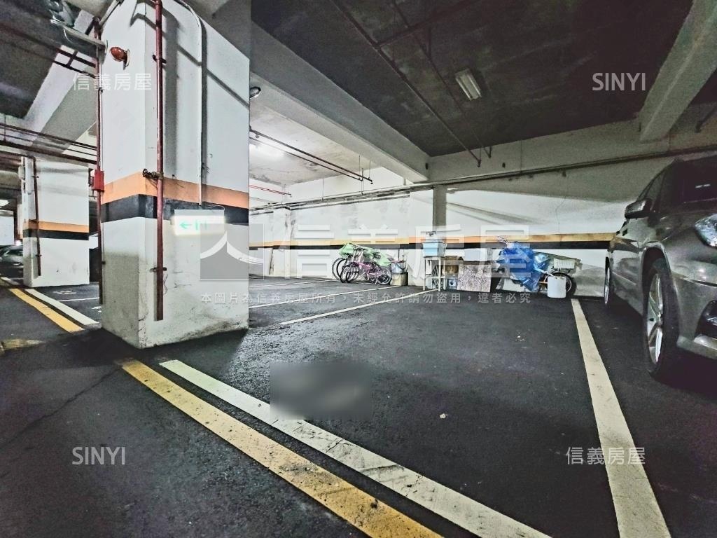 仁愛特區挑高店辦房屋室內格局與周邊環境