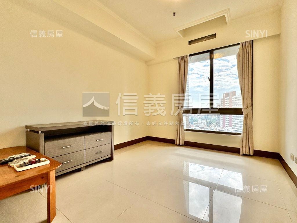國寶高樓四房平車房屋室內格局與周邊環境