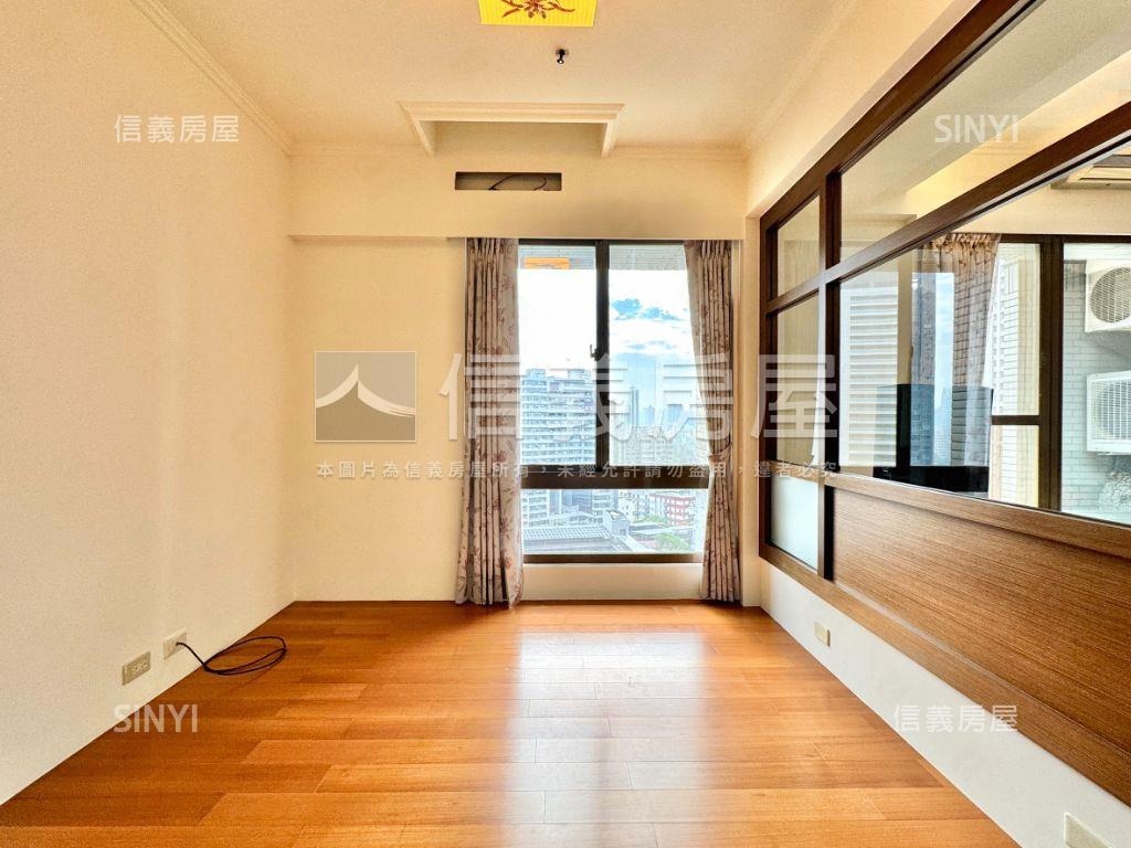 國寶高樓四房平車房屋室內格局與周邊環境