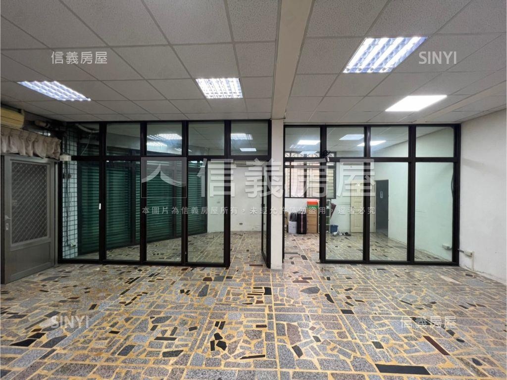 近信義國小邊間三角窗透天房屋室內格局與周邊環境
