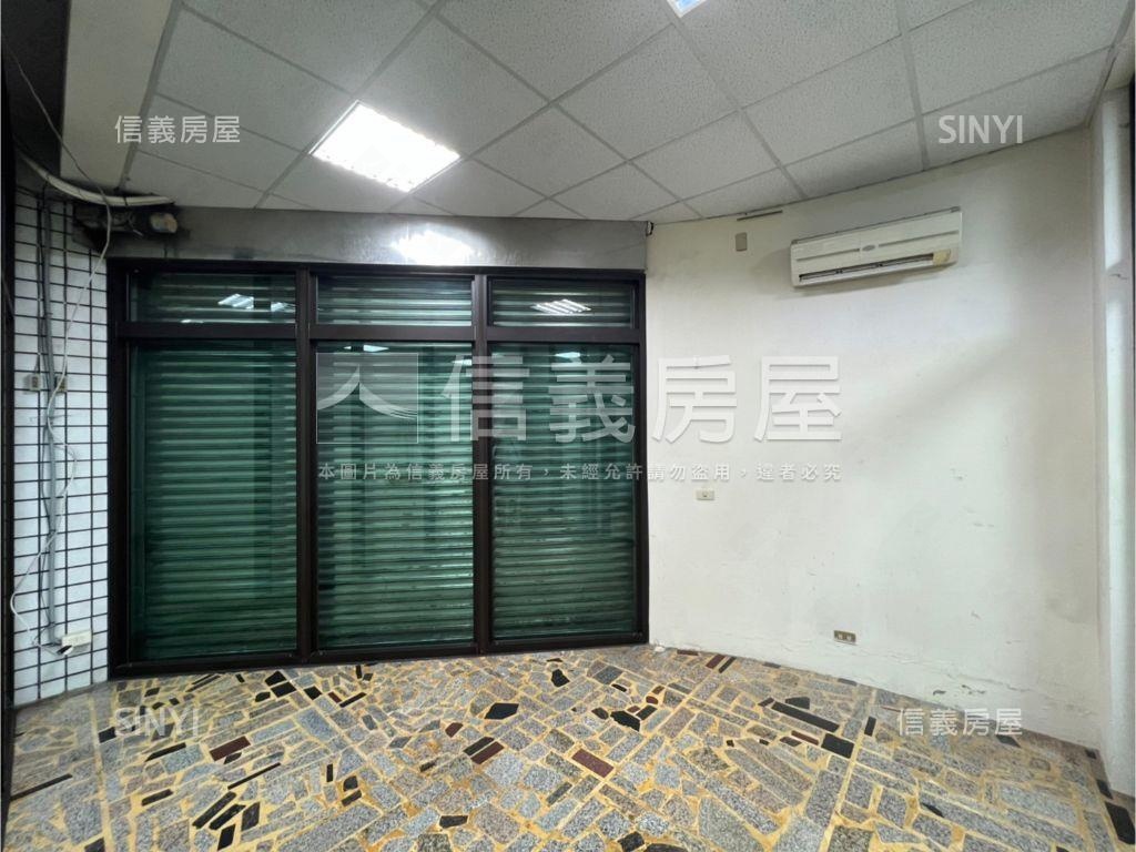 近信義國小邊間三角窗透天房屋室內格局與周邊環境