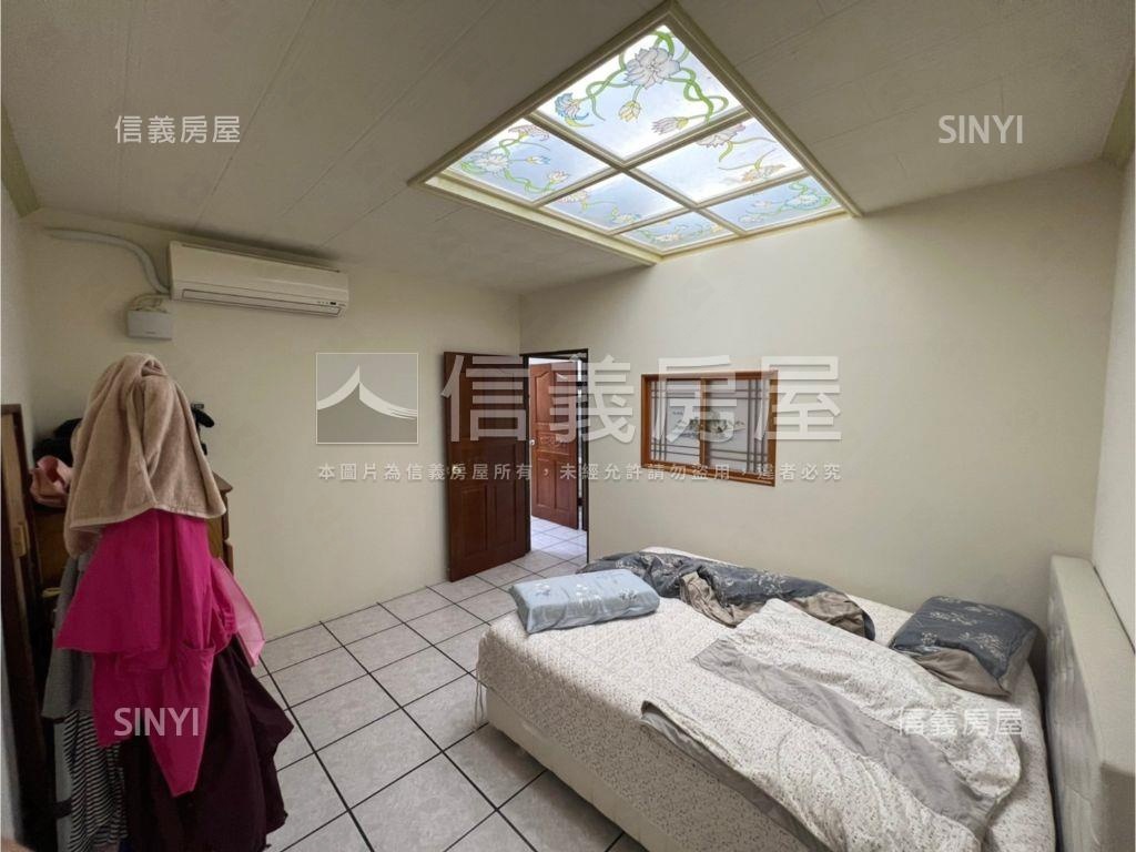 近信義國小邊間三角窗透天房屋室內格局與周邊環境