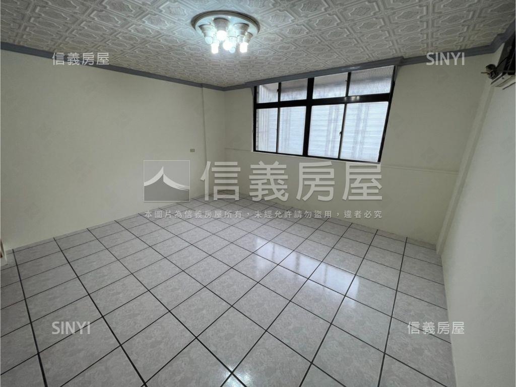 近信義國小邊間三角窗透天房屋室內格局與周邊環境