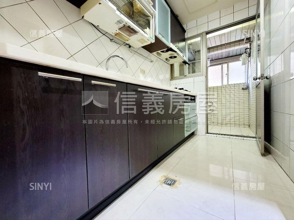 仁愛特區主推電梯三房房屋室內格局與周邊環境