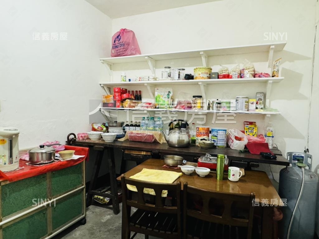 近江子翠捷運站一樓房屋室內格局與周邊環境