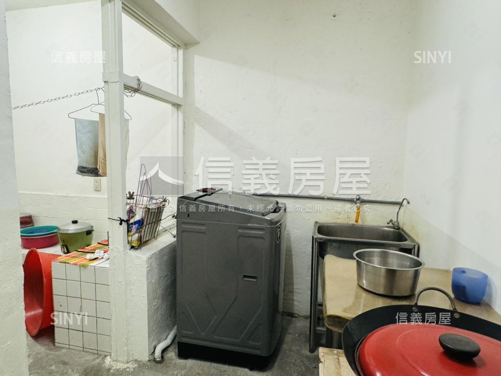 近江子翠捷運站一樓房屋室內格局與周邊環境