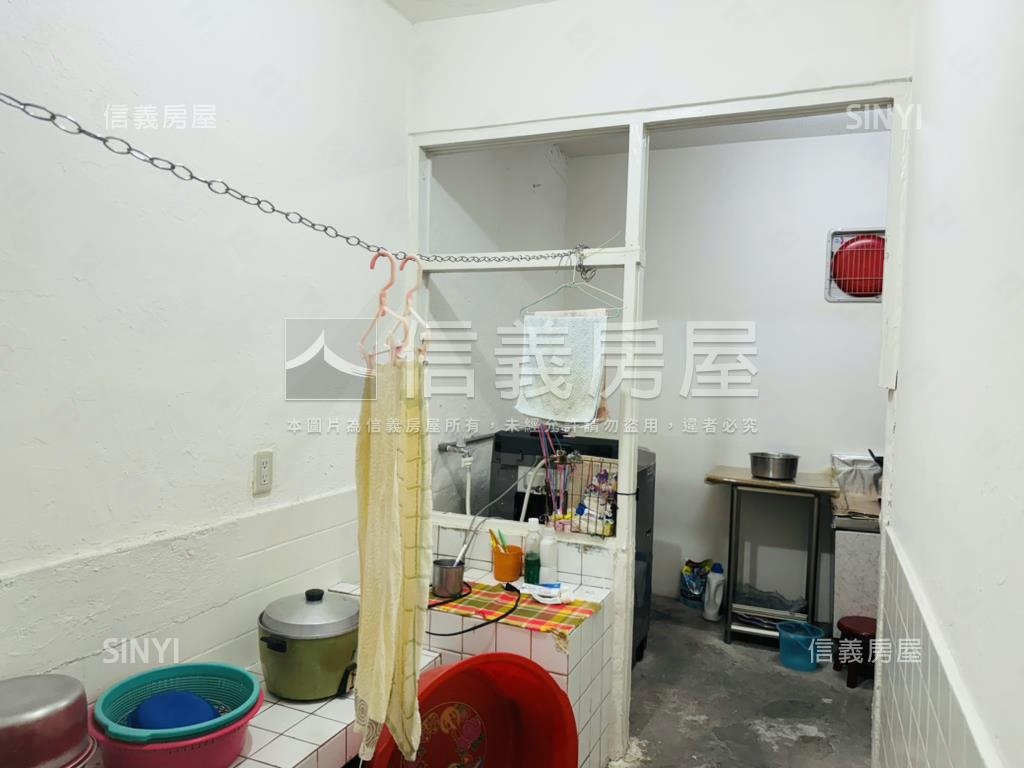 近江子翠捷運站一樓房屋室內格局與周邊環境