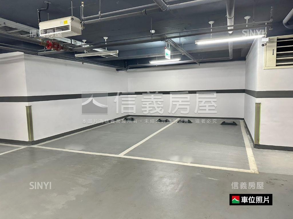 金鎂。邊間捷運兩房車位房屋室內格局與周邊環境