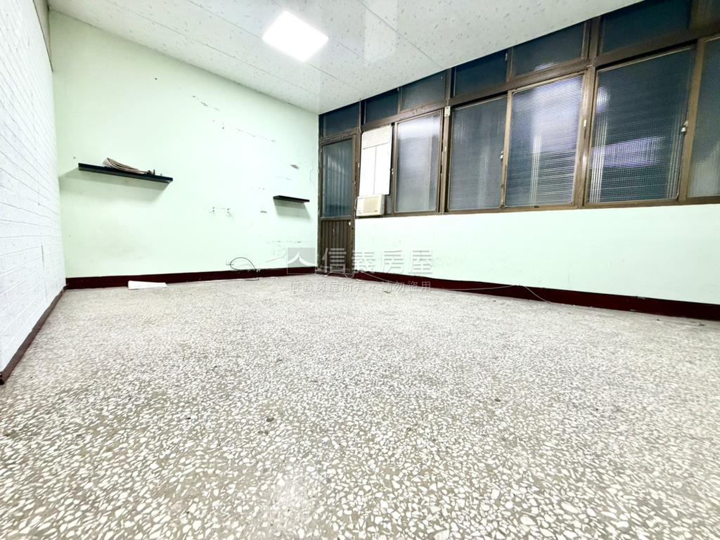仁愛街挑高大戶房屋室內格局與周邊環境