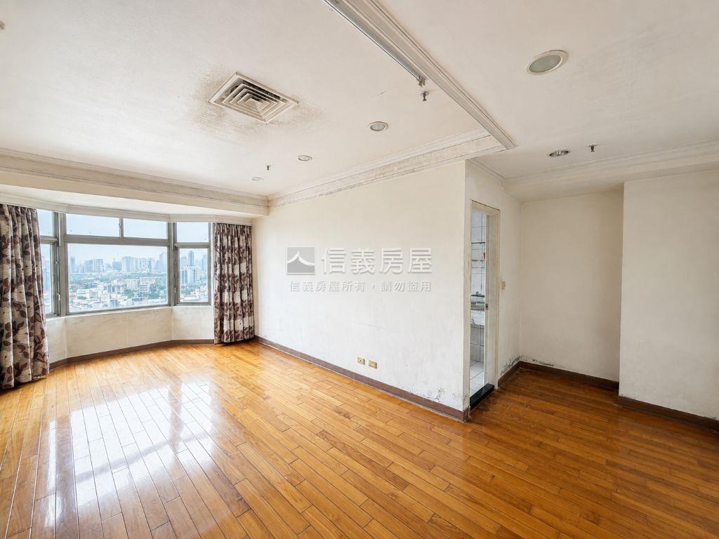 西屯近中科東大｜四房雙車房屋室內格局與周邊環境