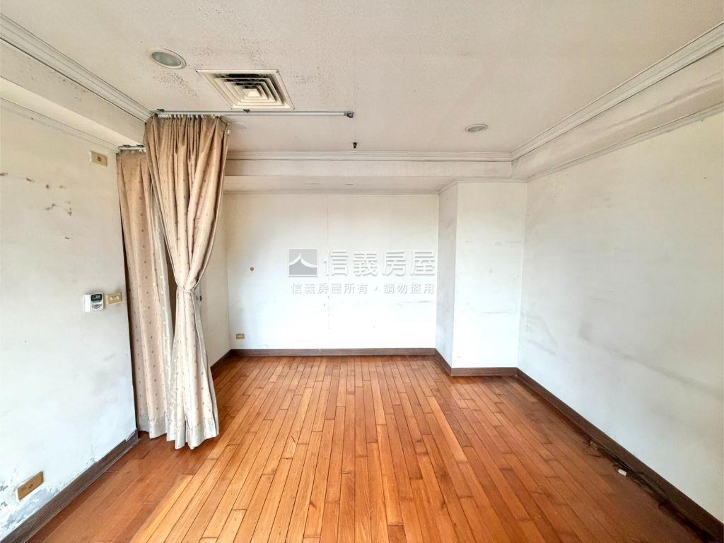 西屯近中科東大｜四房雙車房屋室內格局與周邊環境