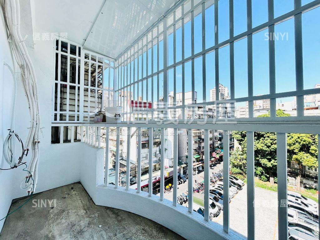 低總電梯大陽台美３房房屋室內格局與周邊環境