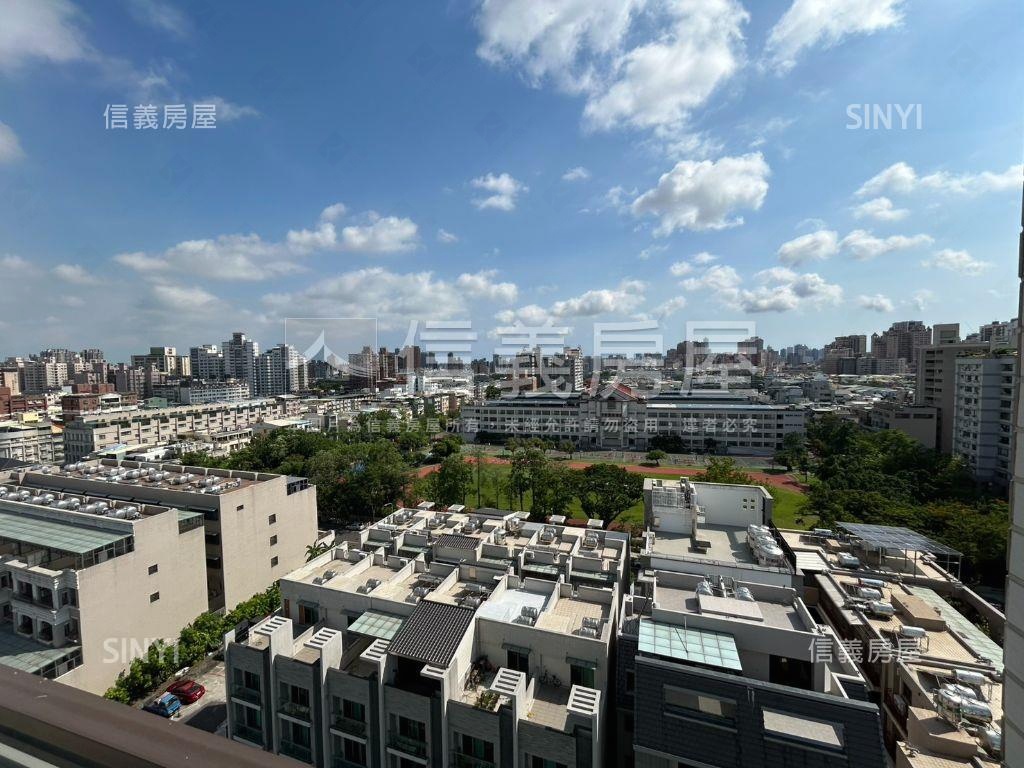 校園高樓景觀四房平車房屋室內格局與周邊環境