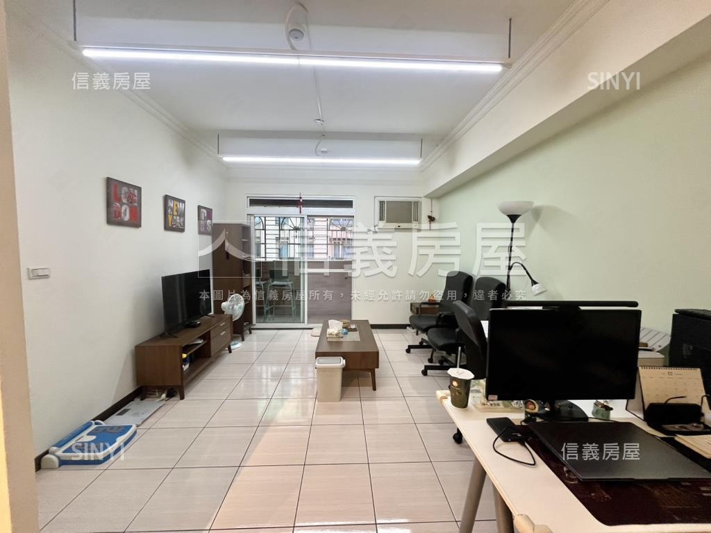 捷運華廈稀有電梯三房房屋室內格局與周邊環境