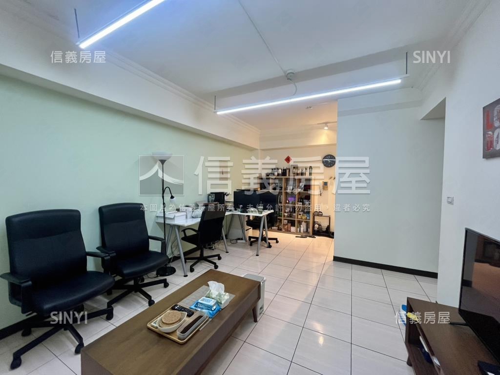 捷運華廈稀有電梯三房房屋室內格局與周邊環境