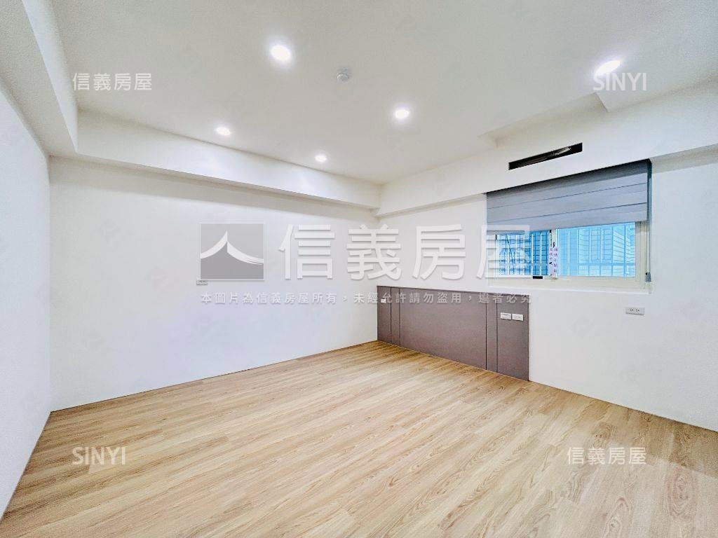 豪華登寶名廈３房車位房屋室內格局與周邊環境