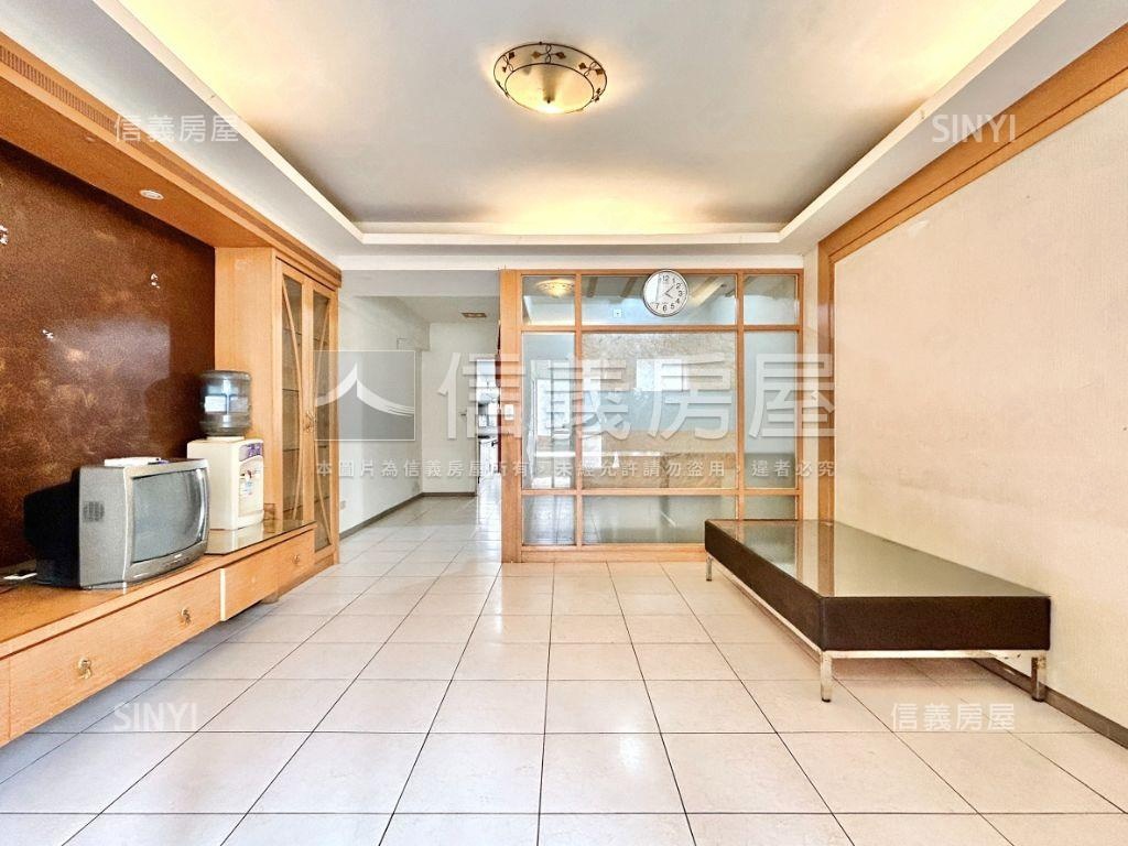 近鼎中河堤商圈三房採光宅房屋室內格局與周邊環境