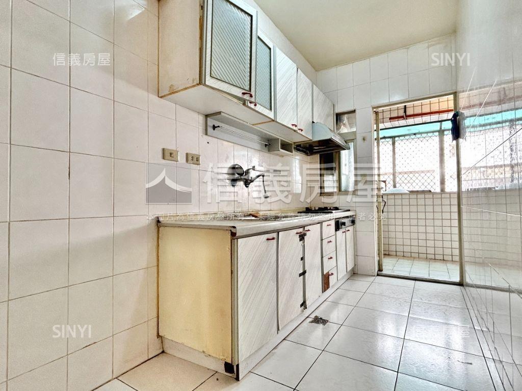 近鼎中河堤商圈三房採光宅房屋室內格局與周邊環境