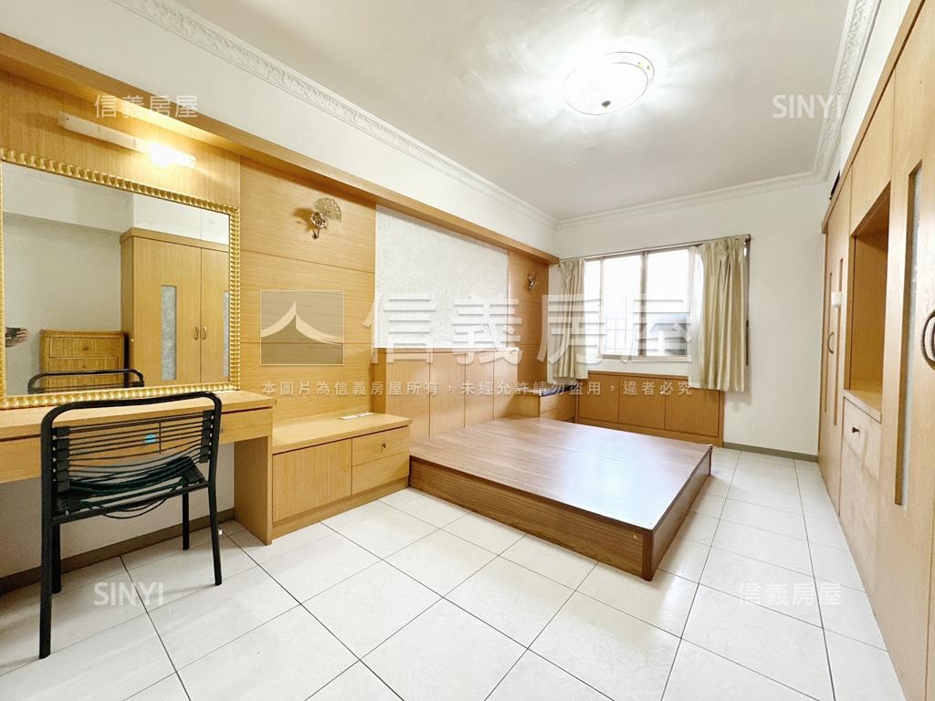 近鼎中河堤商圈３房１室宅房屋室內格局與周邊環境