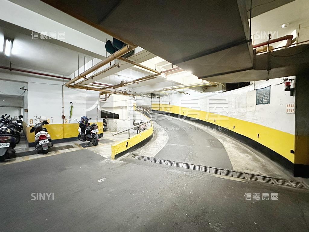 近鼎中河堤商圈３房１室宅房屋室內格局與周邊環境