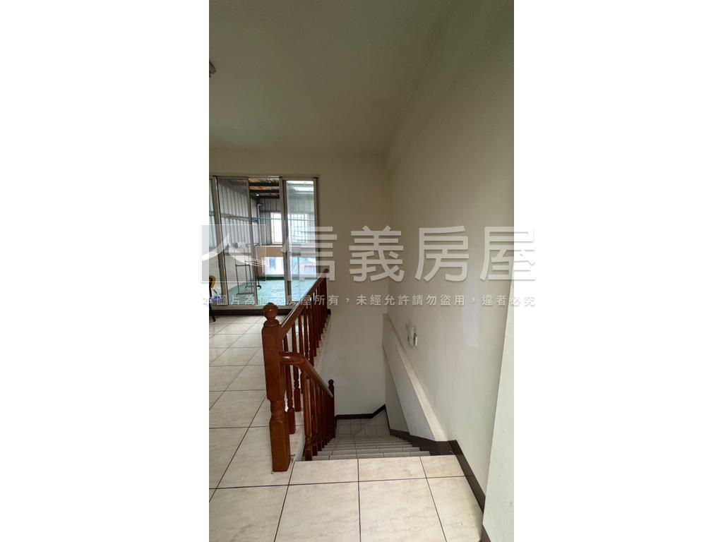 東海正新興路透天店面房屋室內格局與周邊環境