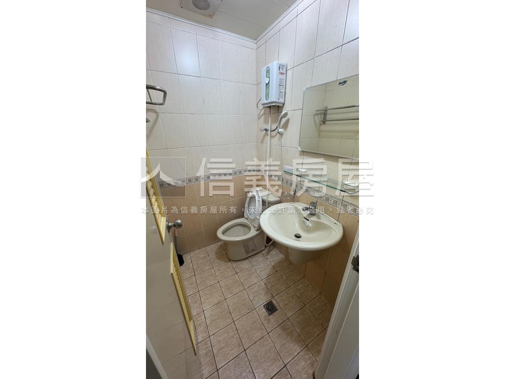 東海正新興路透天店面房屋室內格局與周邊環境