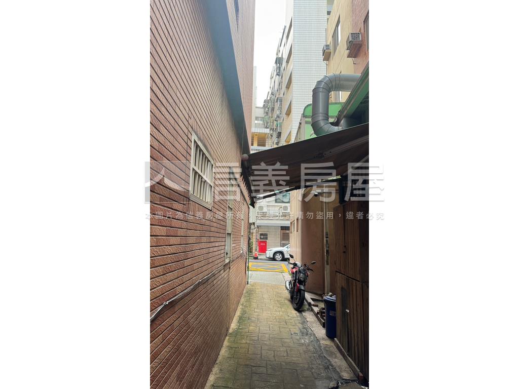 東海正新興路透天店面房屋室內格局與周邊環境