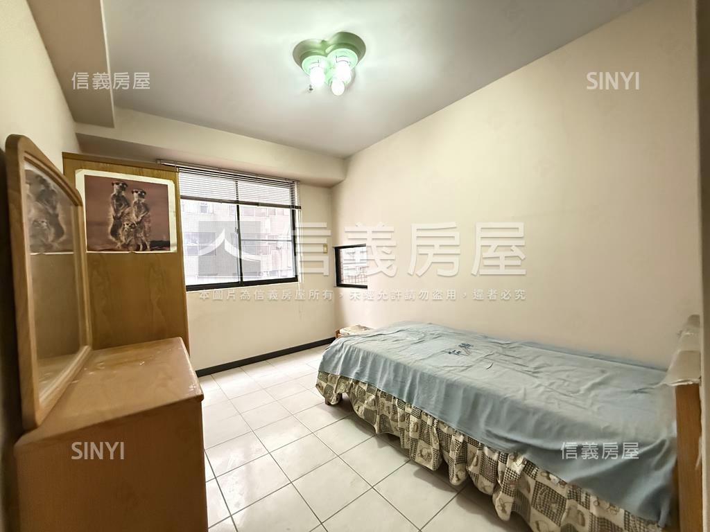 稀有國家藝術廣場高樓四房房屋室內格局與周邊環境