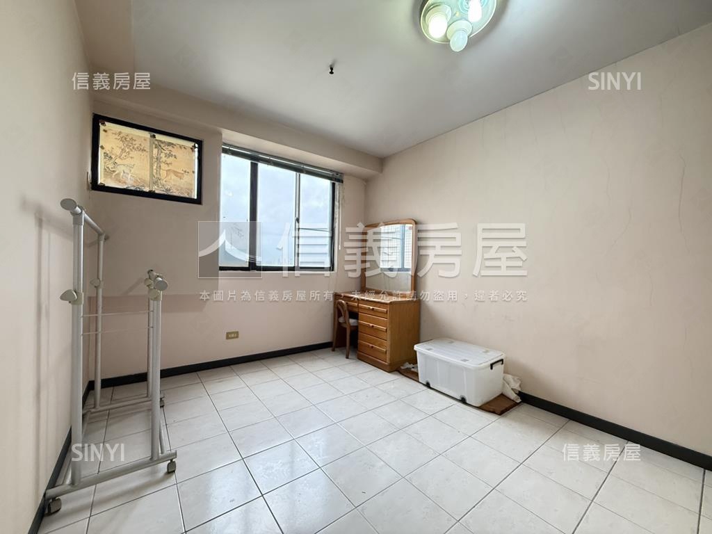稀有國家藝術廣場高樓四房房屋室內格局與周邊環境