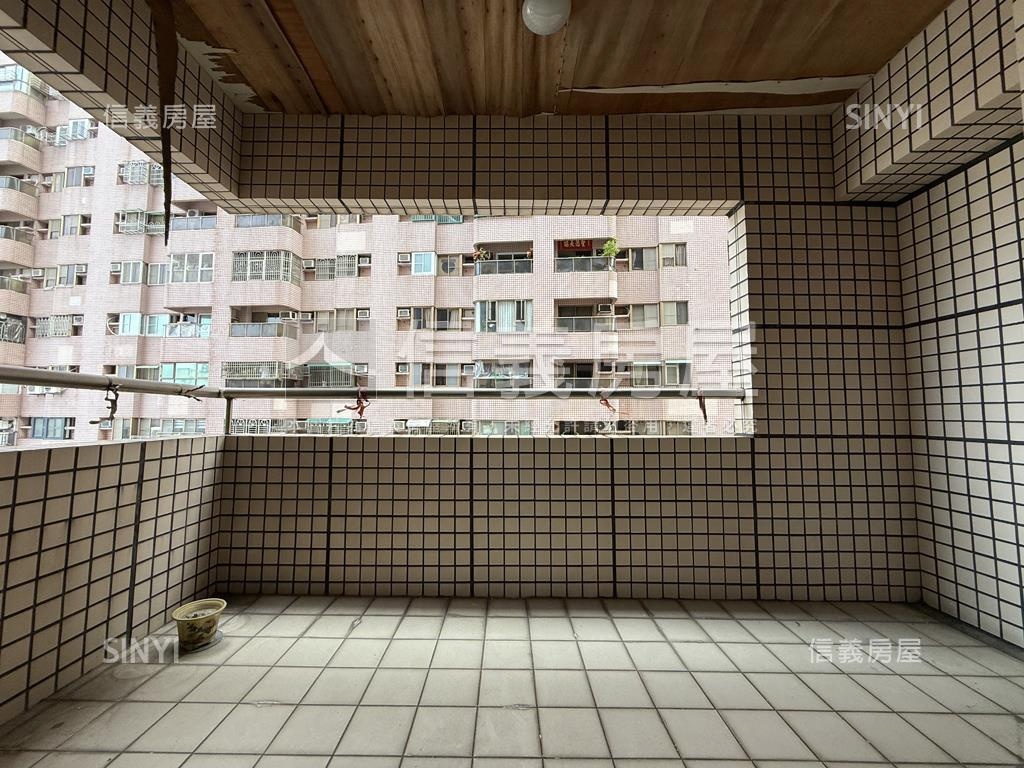 稀有國家藝術廣場高樓四房房屋室內格局與周邊環境