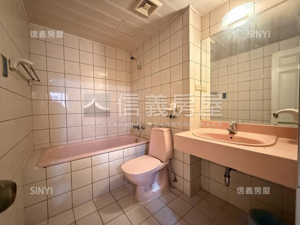 稀有國家藝術廣場高樓四房房屋室內格局與周邊環境