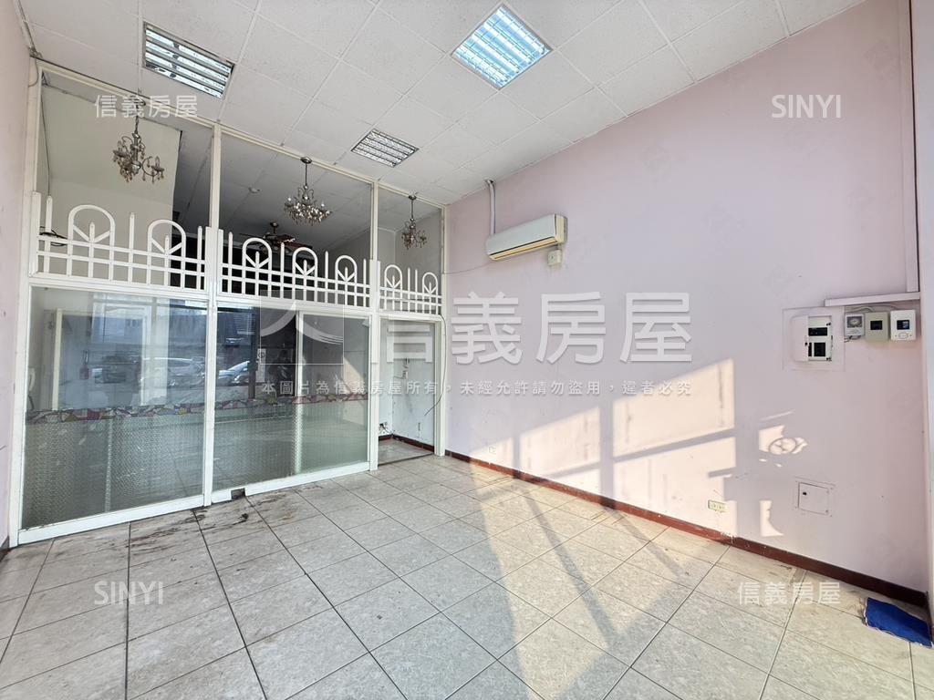 正中央路顯眼店面房屋室內格局與周邊環境